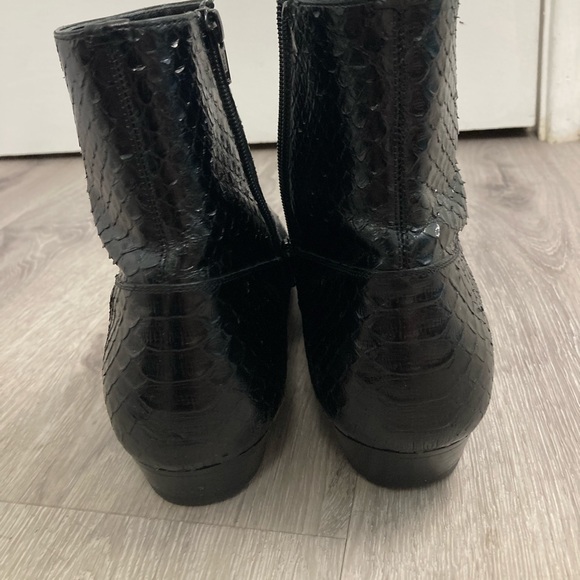 Saint Laurent Devon Python leather boot.. Very sexy boot. Size 41 YSL 8 US - Picture 6 of 16